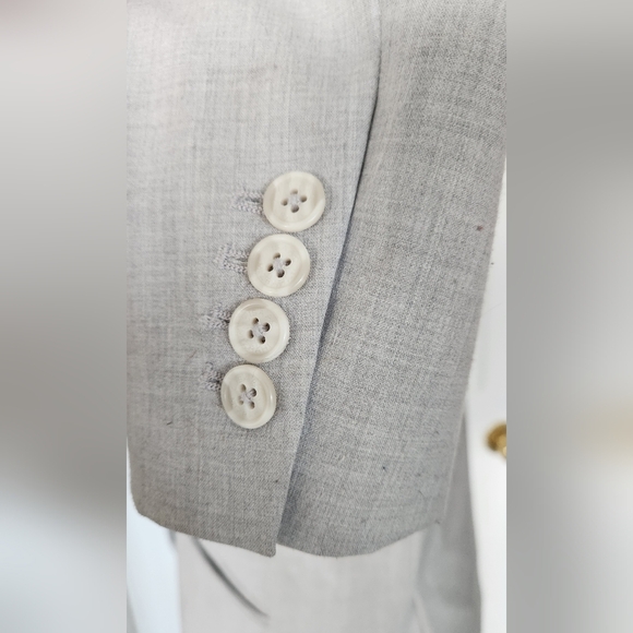 2/$15 - Isacc Mizrahi Grey Blazer - size 6 - Picture 3 of 9